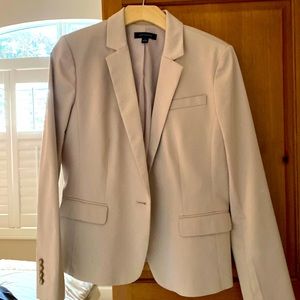 NWOT Ann Taylor size 8 light blush. Great lightweight jacket casual or formal